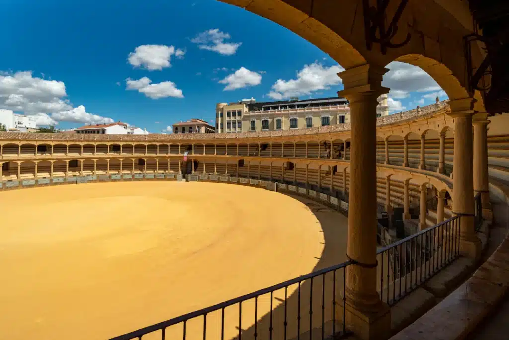Plaza de toros vacía; imagen ilustrativa de un recinto taurino