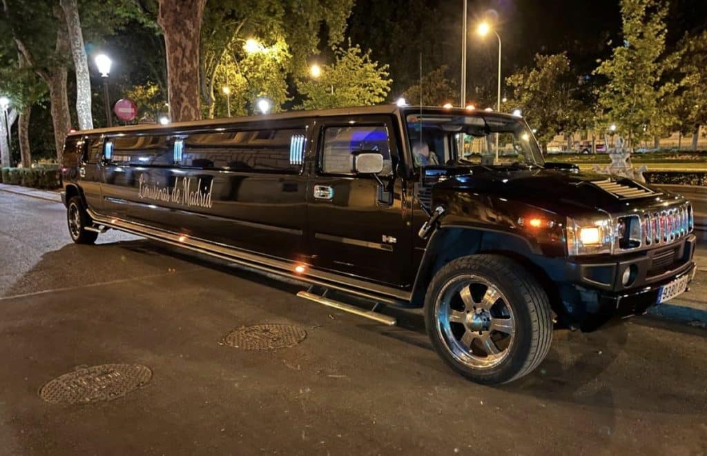Limusina Hummer negra en Madrid