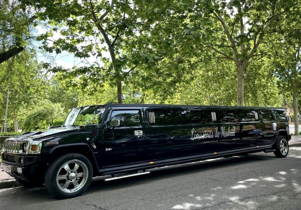 Limusina Hummer negra en Madrid