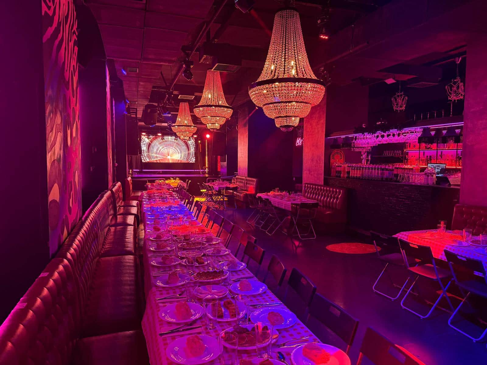 Local para eventos en Madrid con barra y mesas